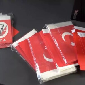 taksimde bayrakla dolandiricilik G9RUOnJg