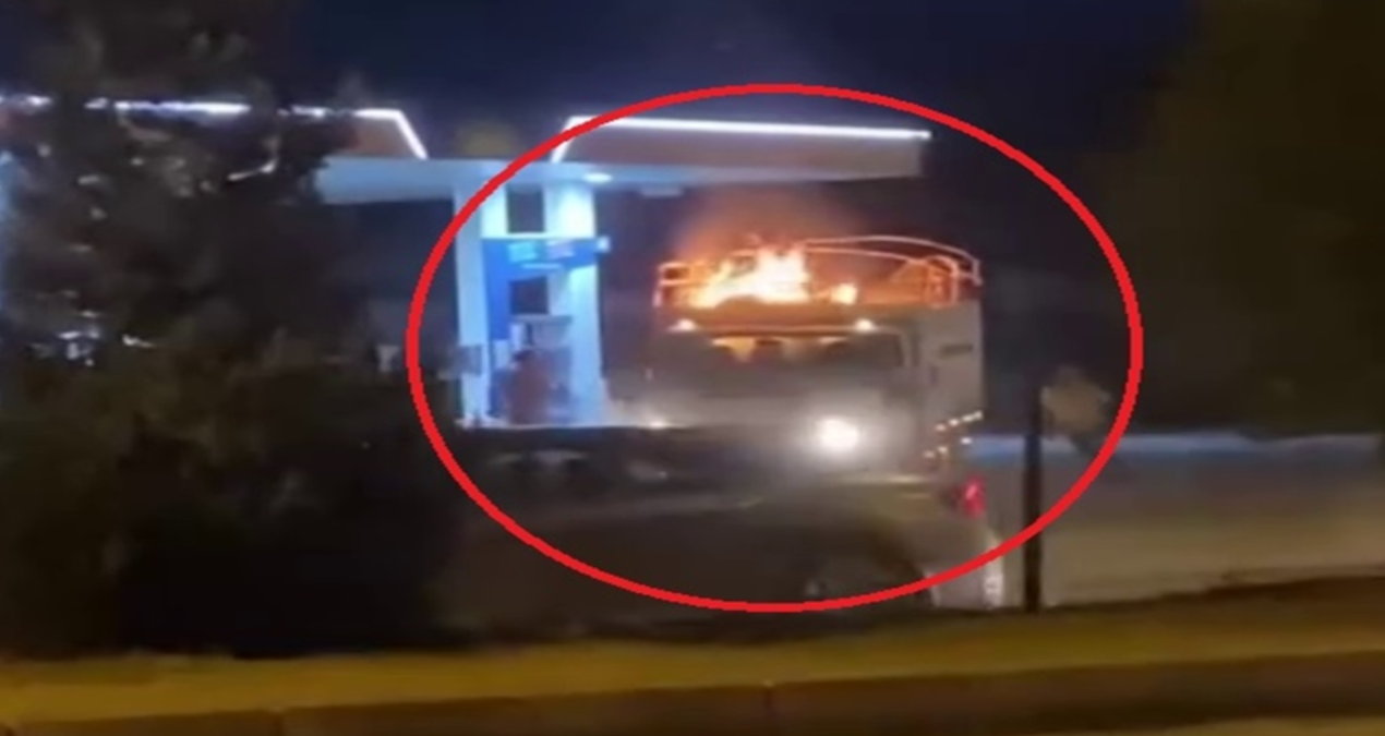 alev alan kamyonet akaryakit istasyonuna girdi 3CaEvVWP