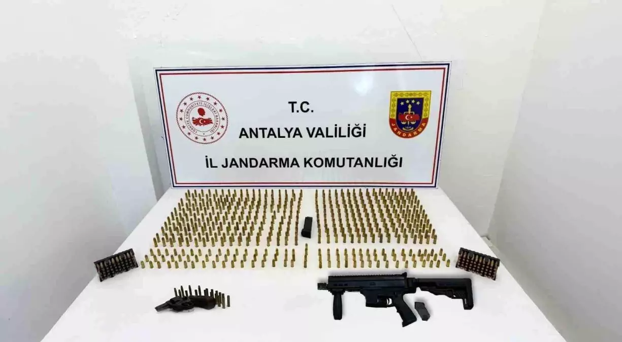 antalyada kacak silah operasyonu cnwtJ1Gz