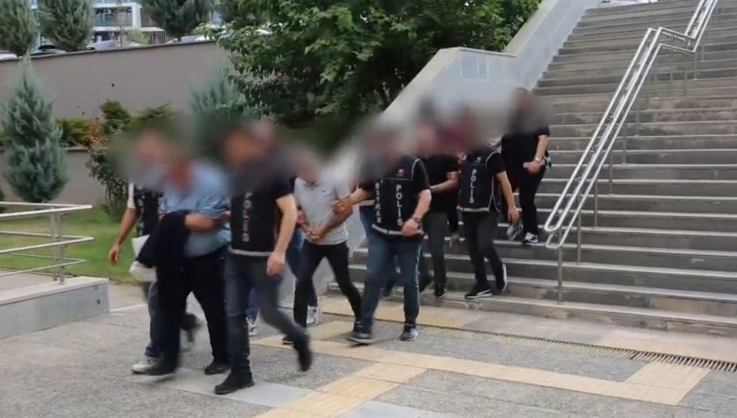 devlet memuru olma sozu verdiler 30 milyon lira dolandirildilar UuA7kV6k