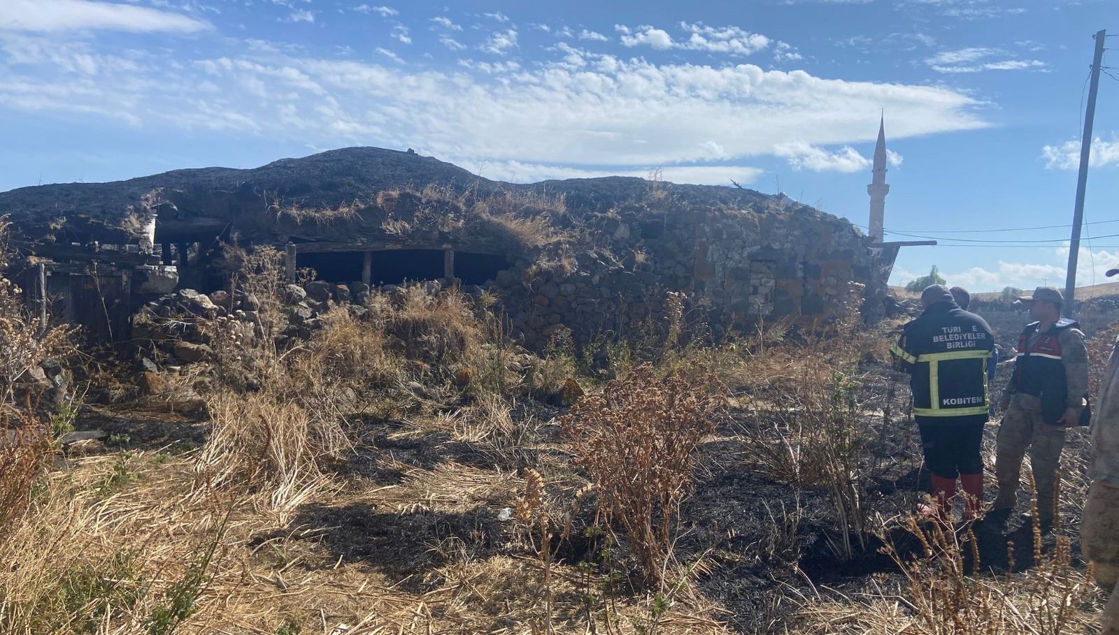 karsta metruk binada yangin cikti V26YK6Nn