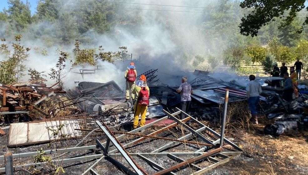 kaynak makinesi yangin cikardi ekipler seferber oldu axTqnGWZ