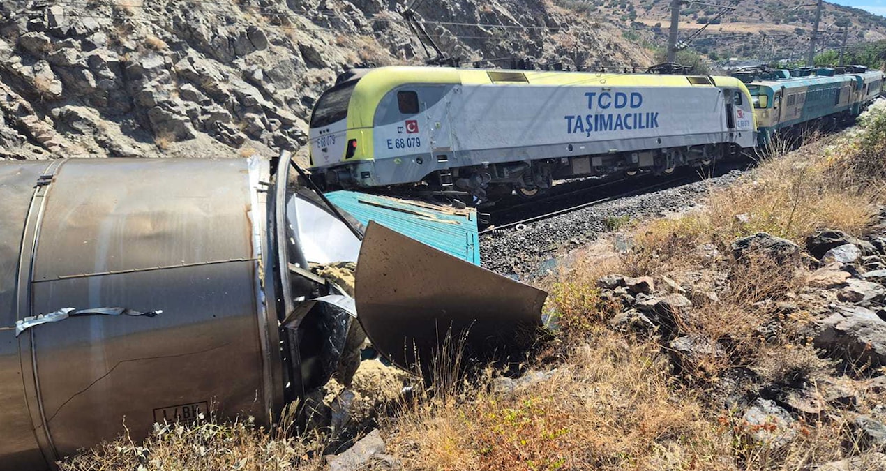 malatyada iki yuk treni carpisti k5na3xkG