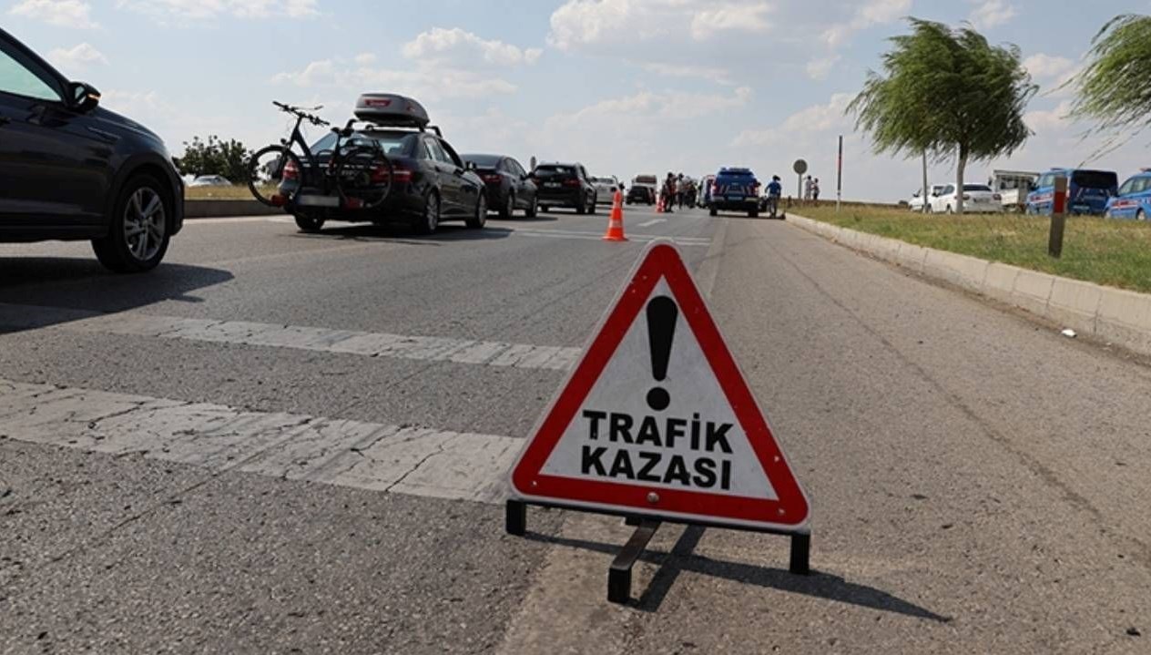 manisada kamyonetle carpisan motosikletin surucusu oldu c222d9a2