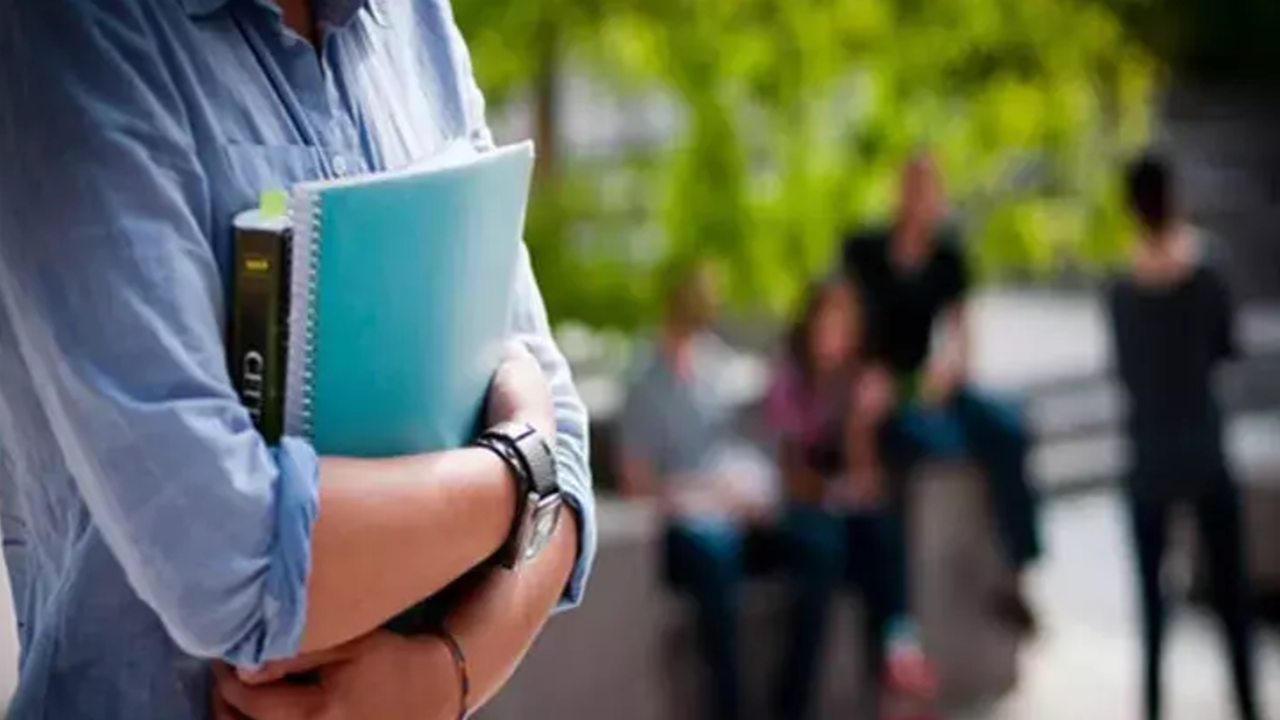 universite ogrencileri icin burs rehberi wGkLwUrN