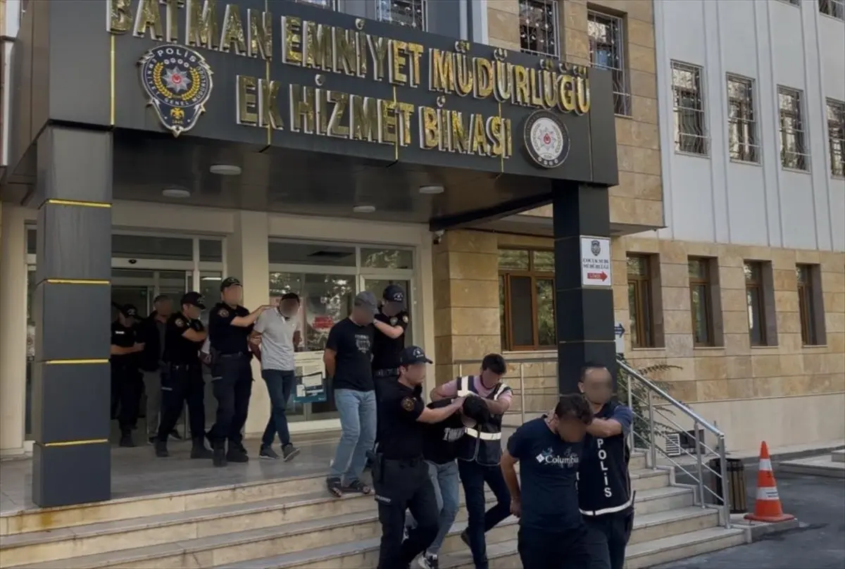 batmanda silahli kavga 1 polisle birlikte 8 yarali 4 kisi tutuklandi 1dKpaIDx.jpg