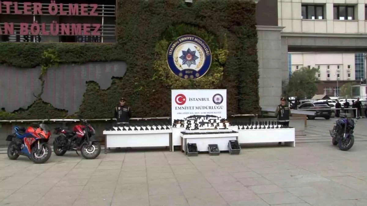 istanbulda 165 supheli yakalandi 259 silah ele gecirildi 2qcFtKUq.jpg