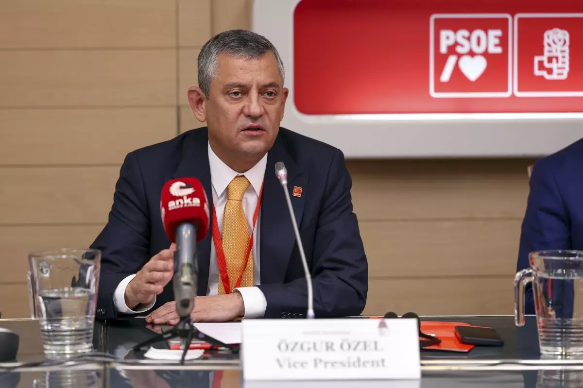 ozel mucadelemiz daha adil daha ozgur ve daha bariscil bir dunya icin buyuyerek devam edecek qyKi6eFg