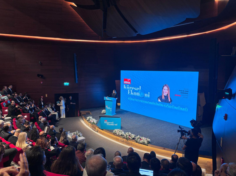 Zirve Açılışında Prof. Dr. Çisil Sohodol