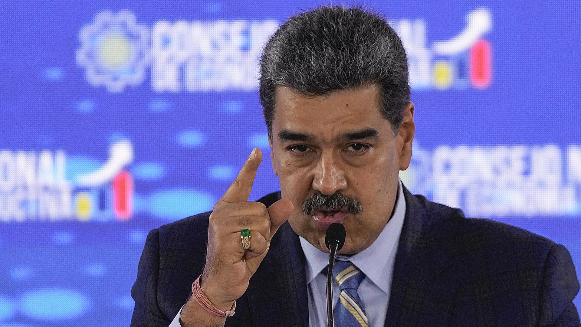 madurodan onay abdnin saldirmasi halinde venezuella silahla karsilik verecek HiKSNOsS.jpg