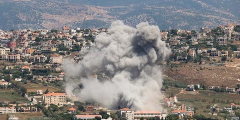 israilin-ateskese-ragmen-lubnani-bombaliyor-can-kaybi-2-bin-509a-cikti-qTj3llYW