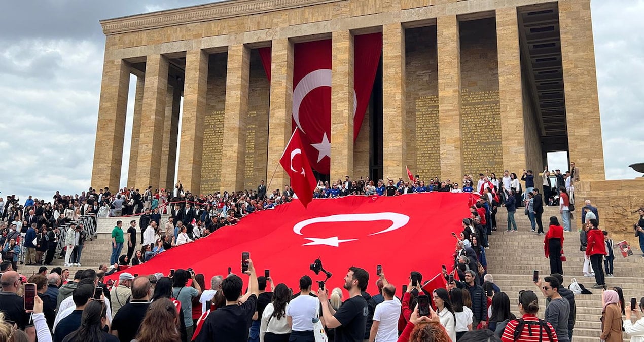 Atatürk’ün İzinde, Geleceğe Kararlılıkla Yürüyoruz!