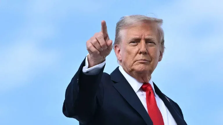 donald-trump-ab-araclarina-tarifeyi-yuzde-25e-cikariyor-ECyMcsq9