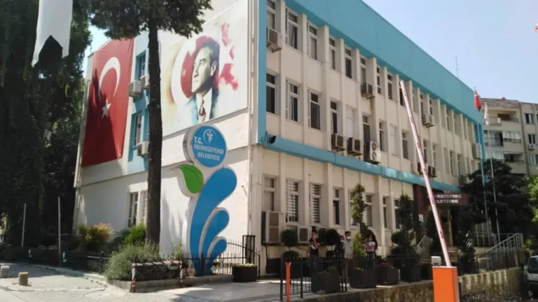son-dakika-denizli-merkezefendi-belediyesine-operasyon-baskan-yardimcisi-dahil-13-kisi-gozaltina-alindi-QPNk7jeZ