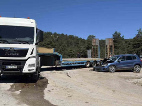 Otomobil ile tir carpisti 4 yarali var M64ENNFx